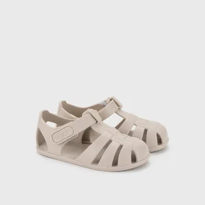 Sandali da spiaggia concetto barefoot, Arena