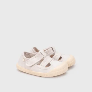 Scarpe aperte in tela concetto barefoot, Ghiaccio